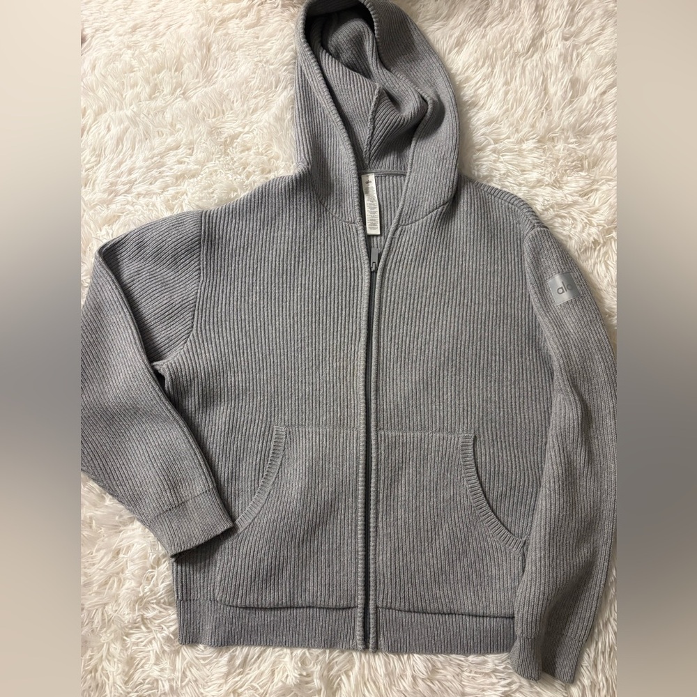 ALO Yoga Gray Zip-Up Men's Sweater